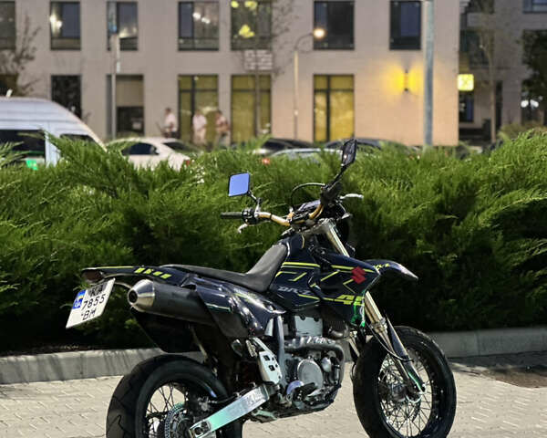 Черный Сузуки DR-Z 400SM, объемом двигателя 0.4 л и пробегом 53 тыс. км за 4300 $, фото 5 на Automoto.ua