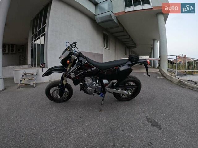Черный Сузуки DR-Z 400SM, объемом двигателя 0.4 л и пробегом 4 тыс. км за 5300 $, фото 5 на Automoto.ua