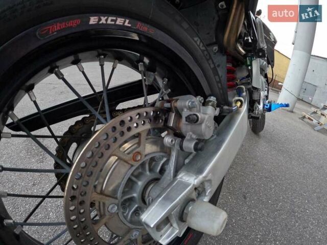 Черный Сузуки DR-Z 400SM, объемом двигателя 0.4 л и пробегом 4 тыс. км за 5300 $, фото 12 на Automoto.ua