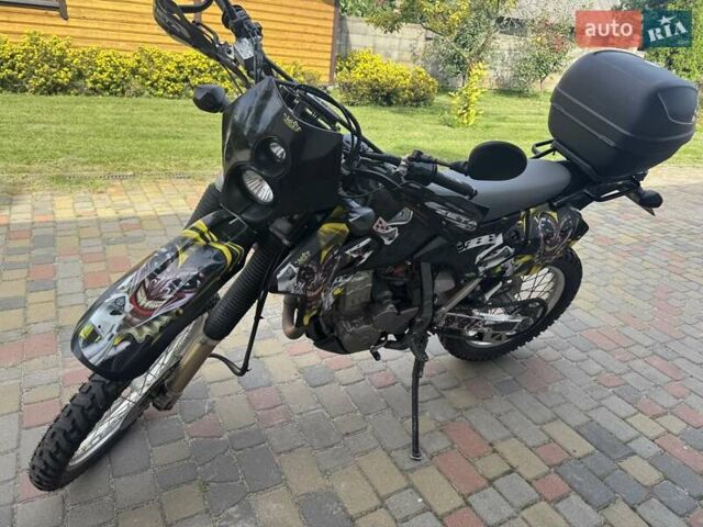 Сузуки DR-Z 400SM, объемом двигателя 0 л и пробегом 29 тыс. км за 4800 $, фото 4 на Automoto.ua