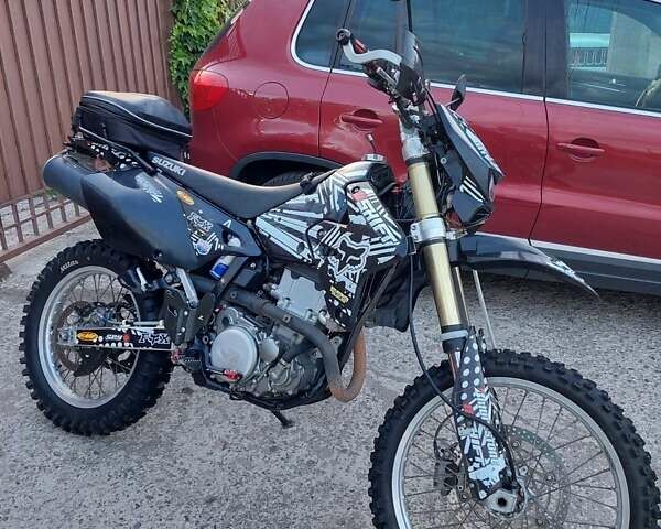 Сузуки DR-Z 400SM, объемом двигателя 0 л и пробегом 29 тыс. км за 6000 $, фото 4 на Automoto.ua