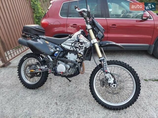 Сузуки DR-Z 400SM, объемом двигателя 0 л и пробегом 29 тыс. км за 6000 $, фото 2 на Automoto.ua
