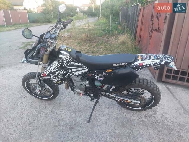 Сузуки DR-Z 400SM, объемом двигателя 0 л и пробегом 29 тыс. км за 6000 $, фото 8 на Automoto.ua