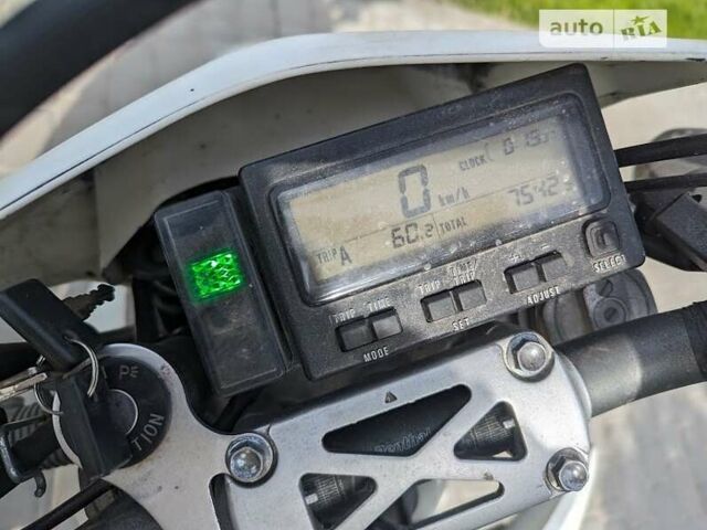 Сузуки DR-Z 400SM, объемом двигателя 0 л и пробегом 7 тыс. км за 5299 $, фото 3 на Automoto.ua