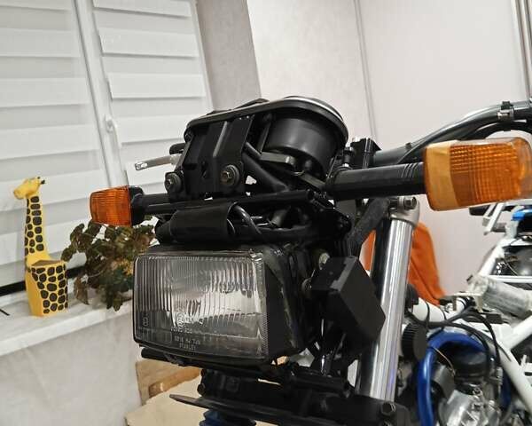 Синий Сузуки DR 800, объемом двигателя 0.78 л и пробегом 1 тыс. км за 4000 $, фото 10 на Automoto.ua