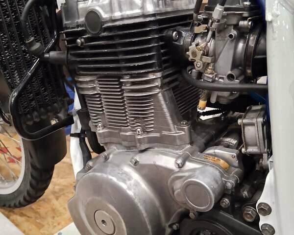 Синий Сузуки DR 800, объемом двигателя 0.78 л и пробегом 1 тыс. км за 4000 $, фото 2 на Automoto.ua