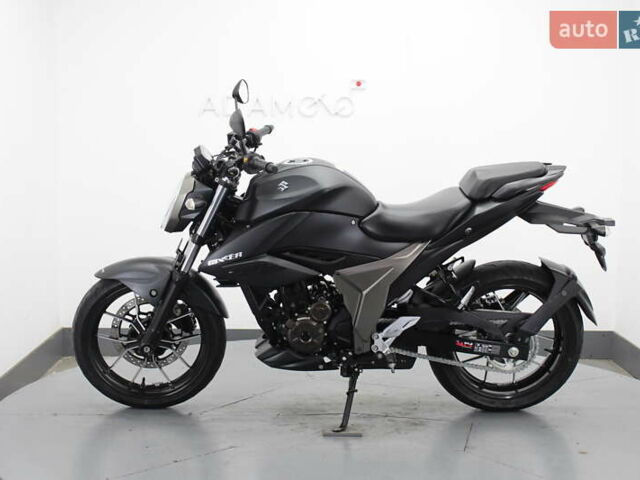 Черный Сузуки Gixxer 150, объемом двигателя 0.25 л и пробегом 20 тыс. км за 3100 $, фото 1 на Automoto.ua