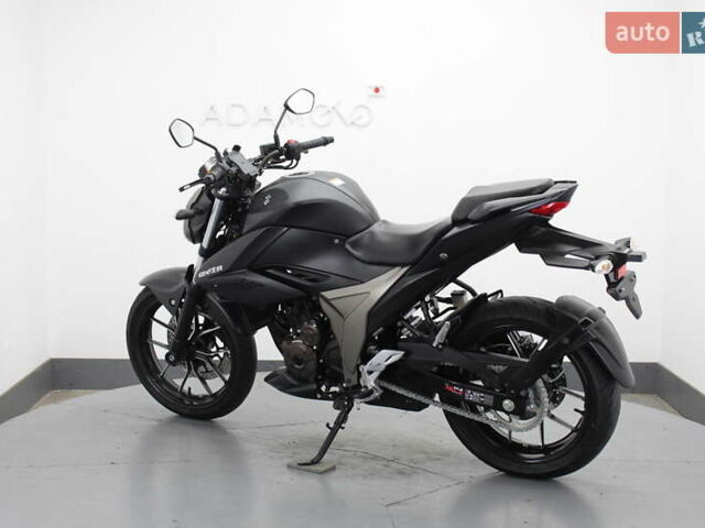 Черный Сузуки Gixxer 150, объемом двигателя 0.25 л и пробегом 20 тыс. км за 3100 $, фото 5 на Automoto.ua