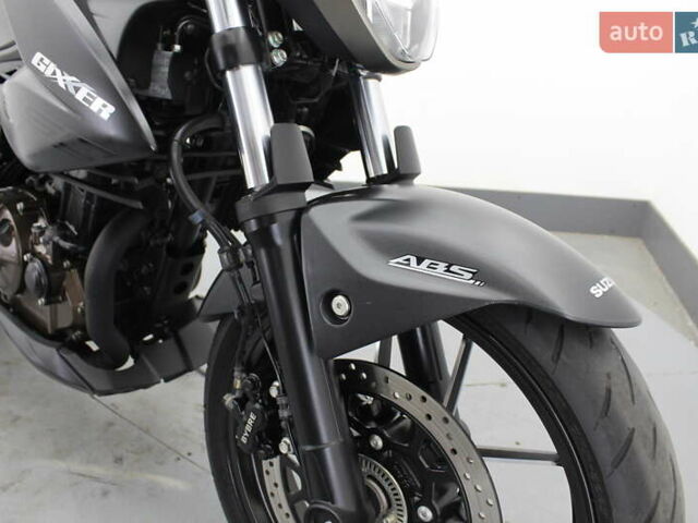 Черный Сузуки Gixxer 150, объемом двигателя 0.25 л и пробегом 20 тыс. км за 3100 $, фото 9 на Automoto.ua