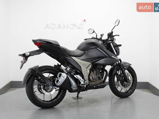 Черный Сузуки Gixxer 150, объемом двигателя 0.25 л и пробегом 20 тыс. км за 3100 $, фото 4 на Automoto.ua