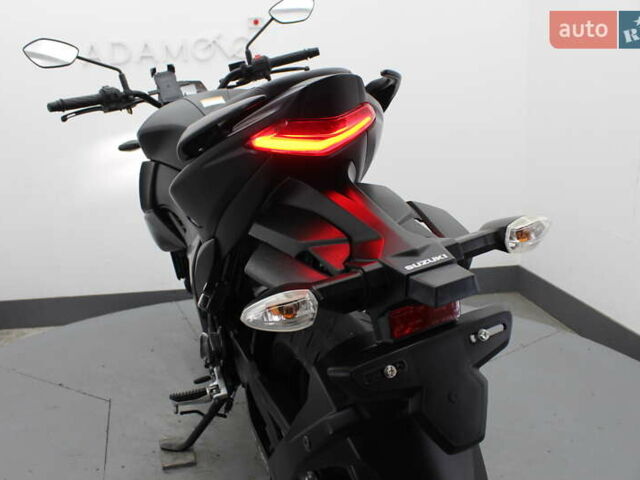 Черный Сузуки Gixxer 150, объемом двигателя 0.25 л и пробегом 20 тыс. км за 3100 $, фото 20 на Automoto.ua