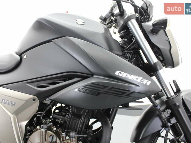 Черный Сузуки Gixxer 150, объемом двигателя 0.25 л и пробегом 20 тыс. км за 3100 $, фото 10 на Automoto.ua