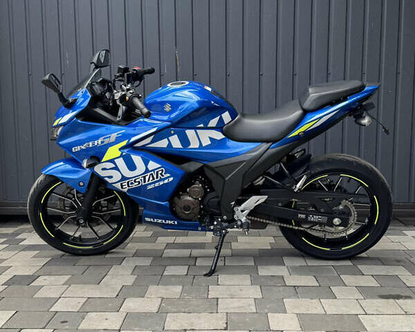 Синий Сузуки Gixxer 250, объемом двигателя 0.25 л и пробегом 8 тыс. км за 3500 $, фото 3 на Automoto.ua