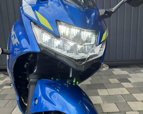Синий Сузуки Gixxer 250, объемом двигателя 0.25 л и пробегом 8 тыс. км за 3500 $, фото 7 на Automoto.ua
