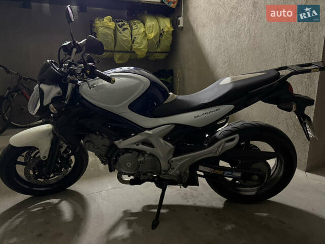 Білий Сузукі Gladius 400, об'ємом двигуна 0.4 л та пробігом 58 тис. км за 3700 $, фото 5 на Automoto.ua