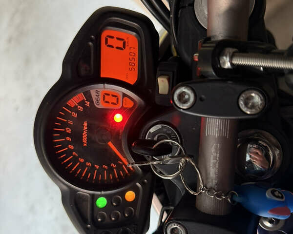 Білий Сузукі Gladius 400, об'ємом двигуна 0.4 л та пробігом 58 тис. км за 3700 $, фото 4 на Automoto.ua