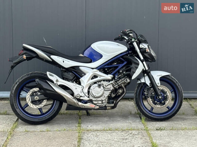 Белый Сузуки Gladius 400, объемом двигателя 0.4 л и пробегом 17 тыс. км за 4000 $, фото 2 на Automoto.ua
