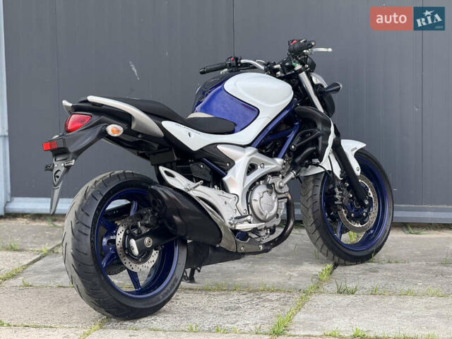 Белый Сузуки Gladius 400, объемом двигателя 0.4 л и пробегом 17 тыс. км за 4000 $, фото 4 на Automoto.ua