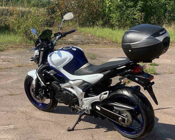 Сузуки Gladius 400, объемом двигателя 0 л и пробегом 34 тыс. км за 3800 $, фото 4 на Automoto.ua