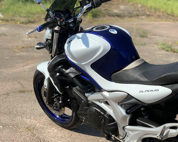 Сузуки Gladius 400, объемом двигателя 0 л и пробегом 34 тыс. км за 3800 $, фото 7 на Automoto.ua