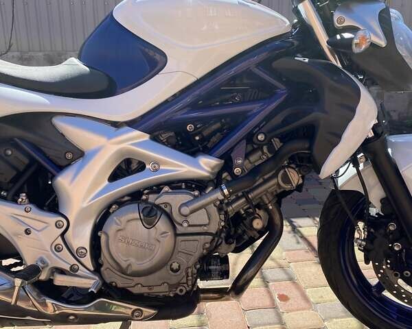 Сузуки Gladius 400, объемом двигателя 0 л и пробегом 32 тыс. км за 4200 $, фото 6 на Automoto.ua