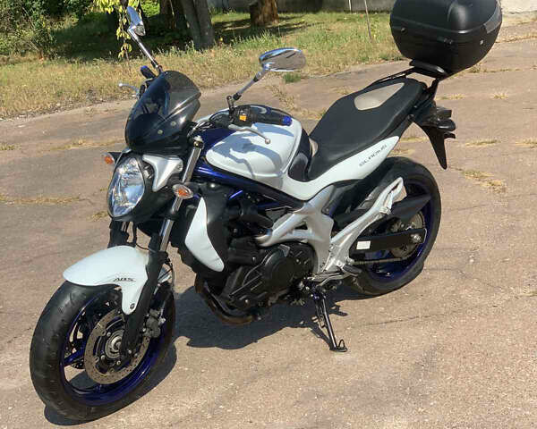 Сузуки Gladius 400, объемом двигателя 0 л и пробегом 34 тыс. км за 3800 $, фото 3 на Automoto.ua