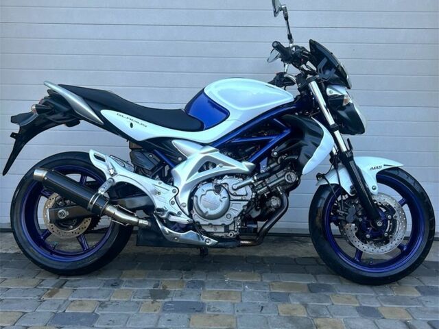 Сузукі Gladius 400, об'ємом двигуна 0.4 л та пробігом 0 тис. км за 4200 $, фото 1 на Automoto.ua