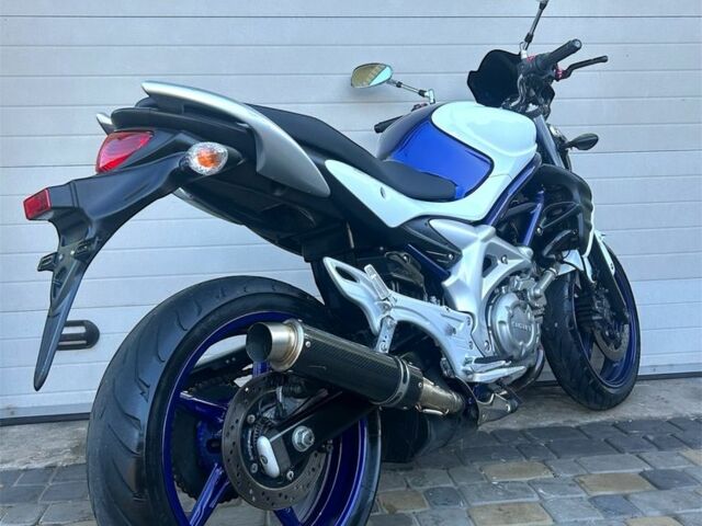 Сузукі Gladius 400, об'ємом двигуна 0.4 л та пробігом 0 тис. км за 4200 $, фото 2 на Automoto.ua