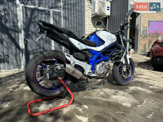 Сузуки Gladius 400, объемом двигателя 0.4 л и пробегом 43 тыс. км за 3700 $, фото 6 на Automoto.ua