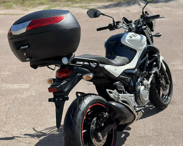 Сузукі Gladius 400, об'ємом двигуна 0 л та пробігом 22 тис. км за 3800 $, фото 2 на Automoto.ua