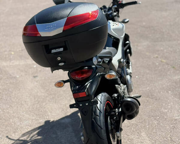 Сузукі Gladius 400, об'ємом двигуна 0 л та пробігом 22 тис. км за 3800 $, фото 3 на Automoto.ua