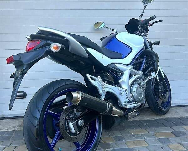 Сузуки Gladius 400, объемом двигателя 0 л и пробегом 39 тыс. км за 4100 $, фото 2 на Automoto.ua
