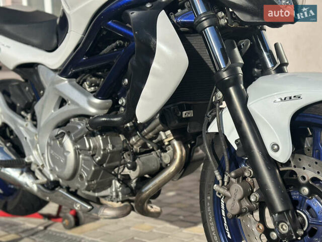 Синий Сузуки Gladius 400, объемом двигателя 0.4 л и пробегом 16 тыс. км за 3800 $, фото 2 на Automoto.ua