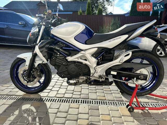 Синий Сузуки Gladius 400, объемом двигателя 0.4 л и пробегом 16 тыс. км за 3800 $, фото 9 на Automoto.ua