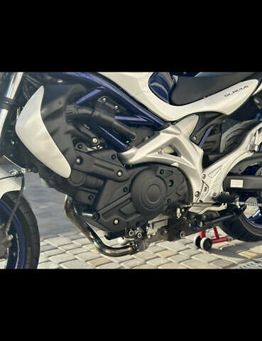 Синий Сузуки Gladius 400, объемом двигателя 0.4 л и пробегом 16 тыс. км за 3800 $, фото 7 на Automoto.ua