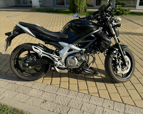 Чорний Сузукі Gladius 650, об'ємом двигуна 0.65 л та пробігом 65 тис. км за 4200 $, фото 4 на Automoto.ua
