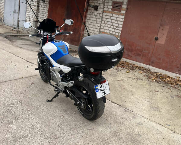 Синий Сузуки Gladius 650, объемом двигателя 0.65 л и пробегом 40 тыс. км за 5000 $, фото 6 на Automoto.ua