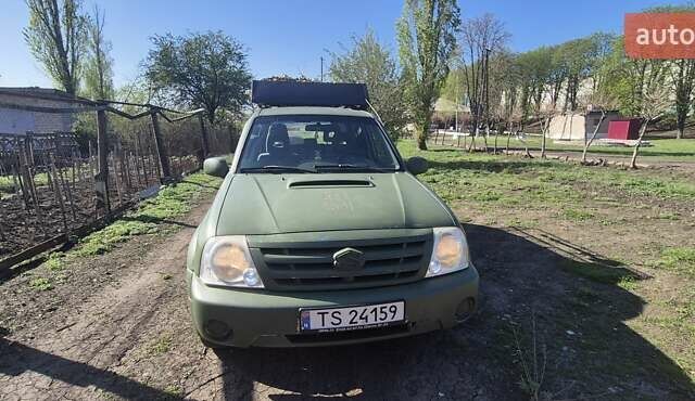 Зеленый Сузуки Grand Vitara XL7, объемом двигателя 2 л и пробегом 314 тыс. км за 3500 $, фото 2 на Automoto.ua