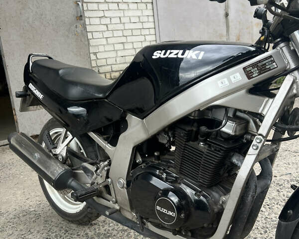 Черный Сузуки GS 500E, объемом двигателя 0.49 л и пробегом 16 тыс. км за 1800 $, фото 5 на Automoto.ua