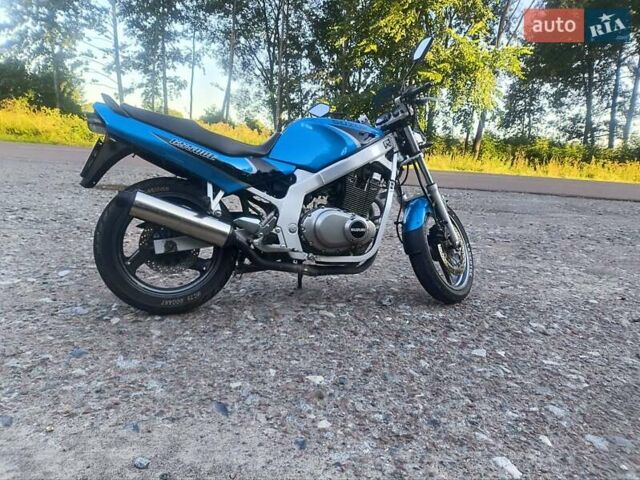 Сузуки GS 500E 1999 в Овруче на Automoto.ua Синий Сузуки GS 500E, объемом двигателя 0 л и пробегом 35 тыс. км за 2300 $, фото 5 на Automoto.ua
