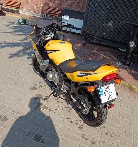 Желтый Сузуки GS 500F, объемом двигателя 0.49 л и пробегом 25 тыс. км за 3200 $, фото 2 на Automoto.ua
