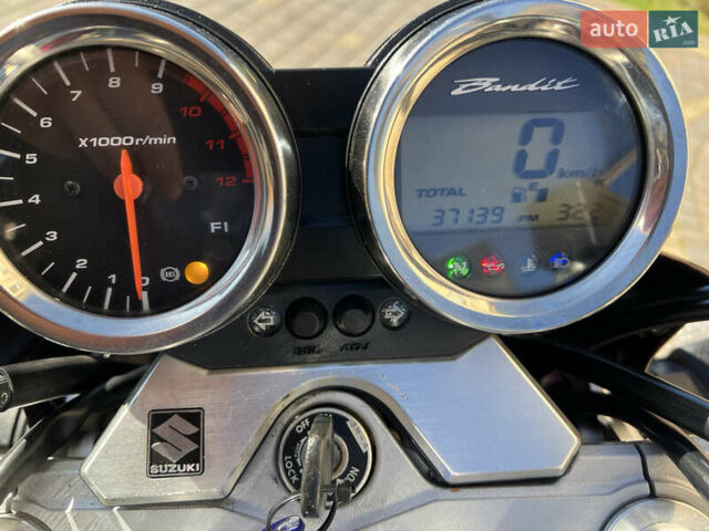 Красный Сузуки GSF 1250, объемом двигателя 1.25 л и пробегом 37 тыс. км за 5600 $, фото 12 на Automoto.ua