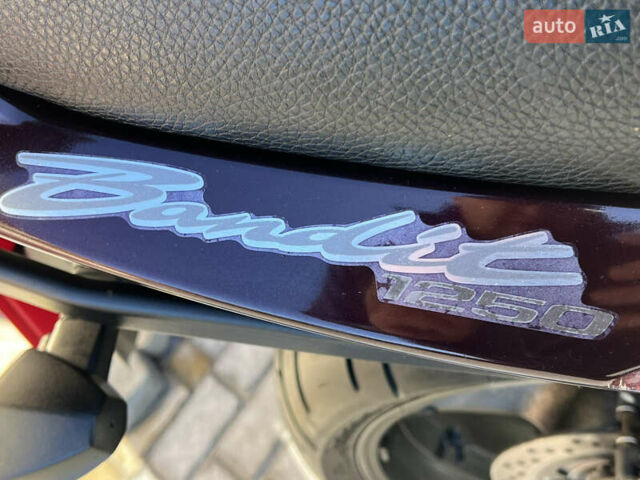 Красный Сузуки GSF 1250, объемом двигателя 1.25 л и пробегом 37 тыс. км за 5600 $, фото 7 на Automoto.ua