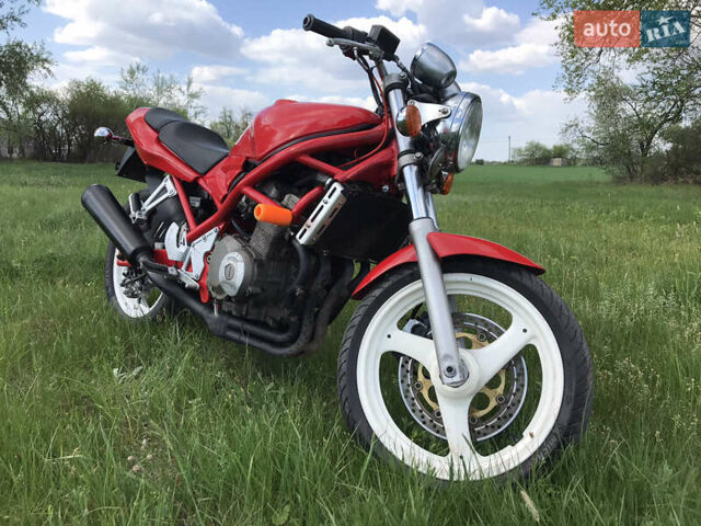 Красный Сузуки GSF 400 Bandit, объемом двигателя 0.4 л и пробегом 63 тыс. км за 2400 $, фото 1 на Automoto.ua