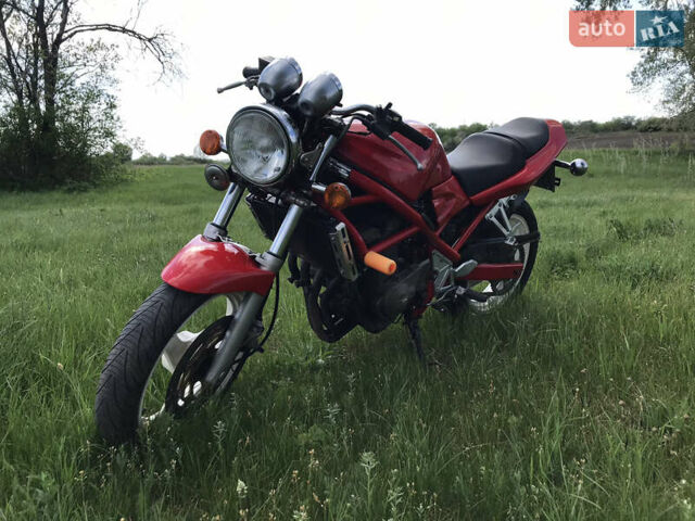 Красный Сузуки GSF 400 Bandit, объемом двигателя 0.4 л и пробегом 63 тыс. км за 2400 $, фото 2 на Automoto.ua