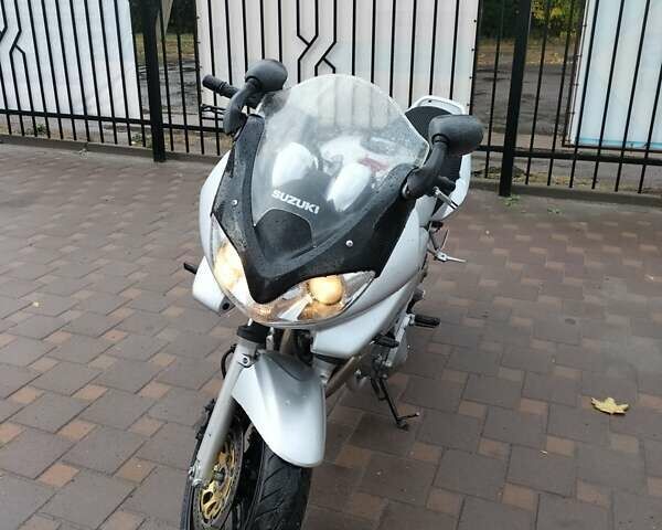 Серый Сузуки GSF 600 Bandit S, объемом двигателя 0.6 л и пробегом 35 тыс. км за 3800 $, фото 9 на Automoto.ua