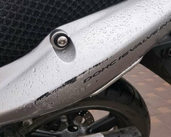 Серый Сузуки GSF 600 Bandit S, объемом двигателя 0.6 л и пробегом 35 тыс. км за 3800 $, фото 28 на Automoto.ua