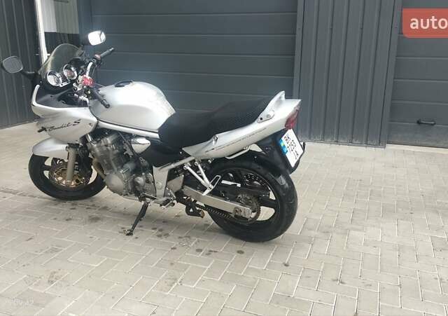 Серый Сузуки GSF 600 Bandit S, объемом двигателя 0.6 л и пробегом 35 тыс. км за 3800 $, фото 1 на Automoto.ua