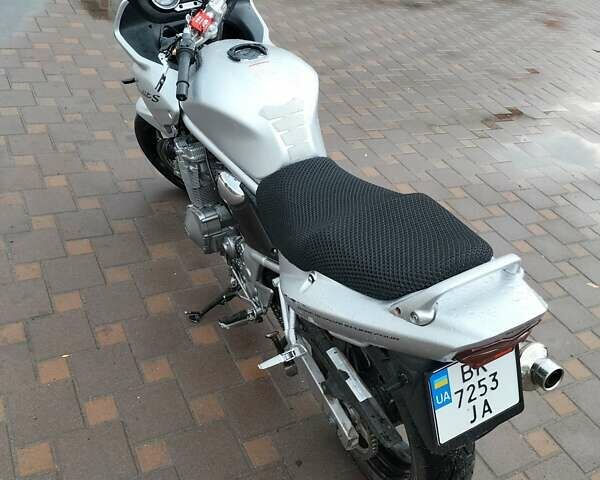 Серый Сузуки GSF 600 Bandit S, объемом двигателя 0.6 л и пробегом 35 тыс. км за 3800 $, фото 24 на Automoto.ua