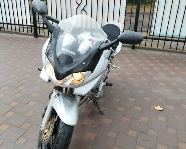 Серый Сузуки GSF 600 Bandit S, объемом двигателя 0.6 л и пробегом 35 тыс. км за 3800 $, фото 8 на Automoto.ua